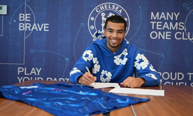 Promising Attacking Right-Back Signs New Chelsea Contract