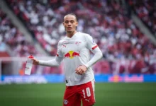 Tottenham Hijack Chelsea's Simons Deal
