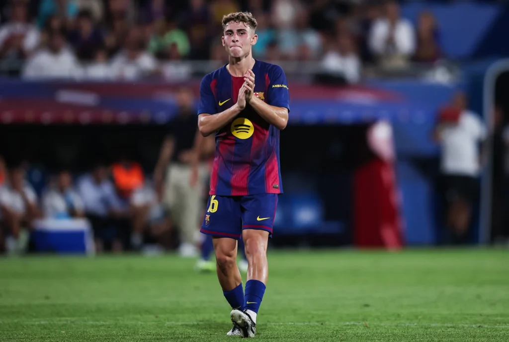Chelsea submit €40m bid for Barcelona’s Fermín López