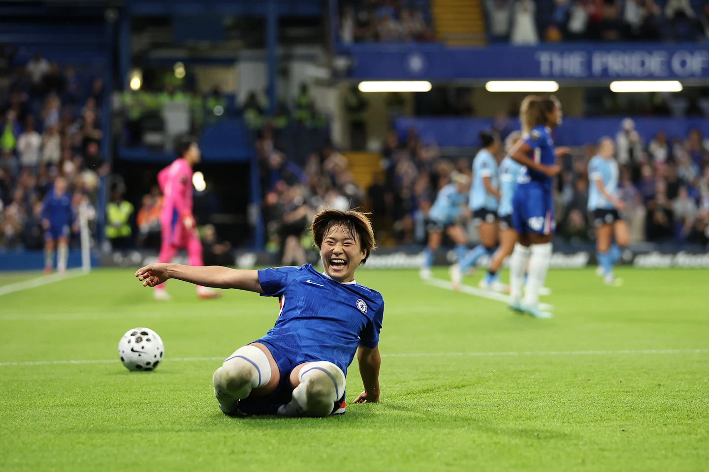 Chelsea Women begin title defence with Man City win